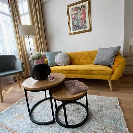 Apartment Lovag8 *