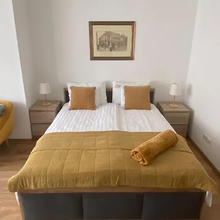 Lovag8 * בודפשט